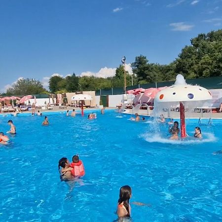 Royalwings Apartman Jagodina Exteriör bild