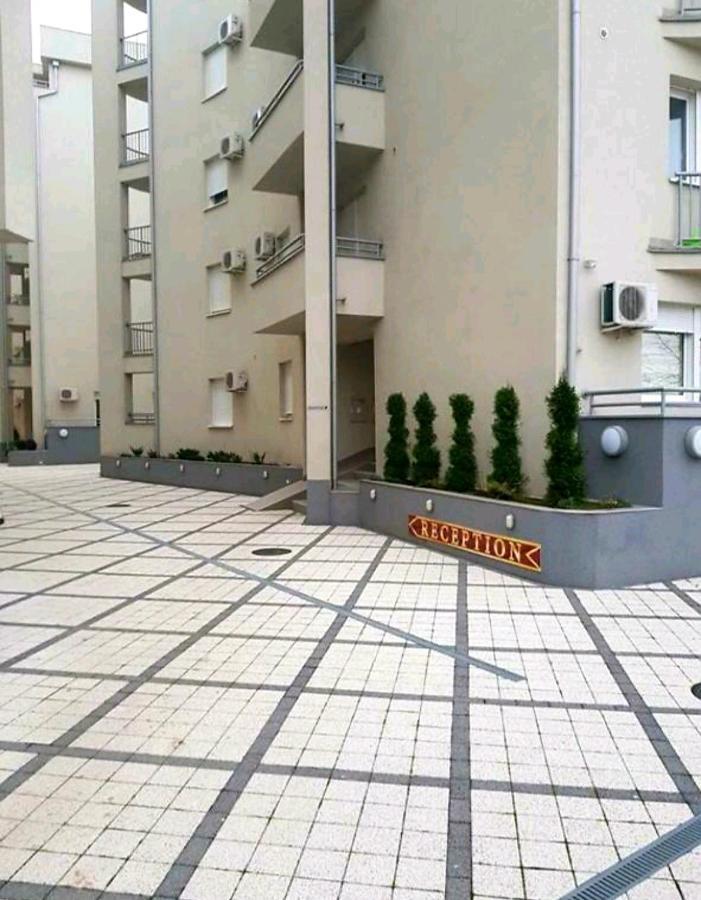 Royalwings Apartman Jagodina Exteriör bild