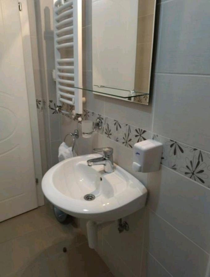 Royalwings Apartman Jagodina Exteriör bild